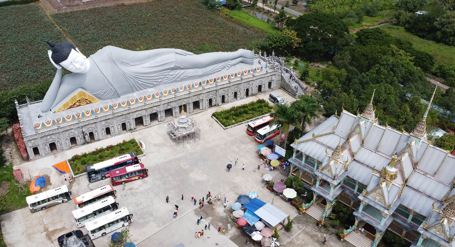 Ngôi chùa Khmer 300 năm tuổi có tượng Phật nằm lớn nhất Việt Nam