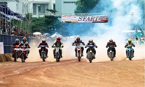 Exciter độ “tắm bùn, phá xe” tại Vietnam Motor Cub Prix 2015