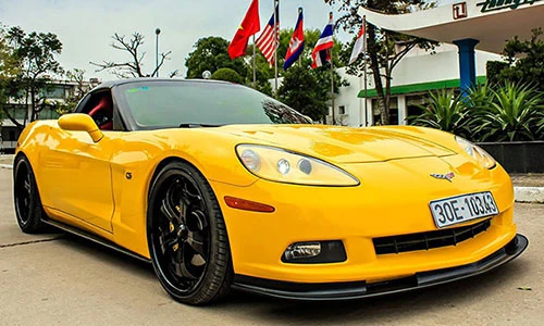 Siêu xe Chevrolet Corvette C6 "show hàng" tại Hà Nội