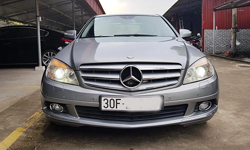 Xe sang Mercedes C200 cũ chỉ 400 triệu đồng ở Hà Nội