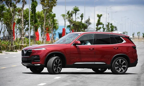 VinFast tổ chức lái thử xe Lux cùng chuyên gia quốc tế