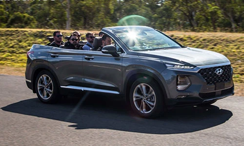 Hyundai SantaFe 2019 mui trần "hàng hot" hơn 3 tỷ đồng