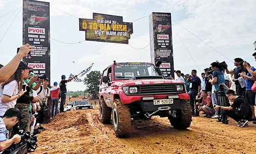 Lễ hội phá xe ôtô lớn nhất Việt Nam - VOC 2018 khai màn 