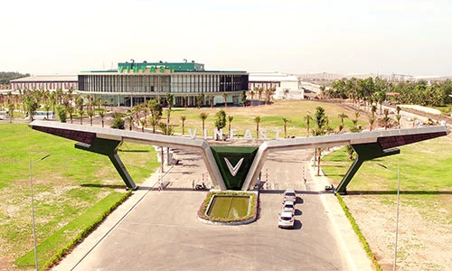 Nhà máy sản xuất ôtô và xe máy của Vinfast có gì?