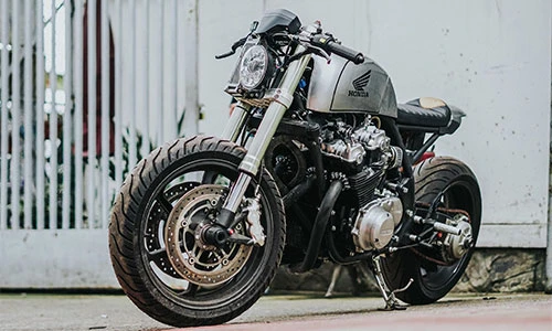 Thợ Sài Gòn độ Honda CB750 "cực gấu" cho dân chơi Vũng Tàu