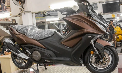 "Đập thùng" xe ga Kymco AK550 mới gần 400 triệu ở Sài Gòn