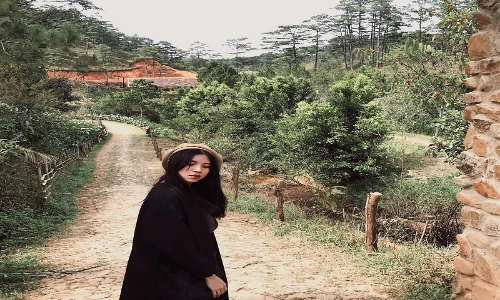 Vừa trở về Việt Nam, “hot girl ống nghiệm” đã lên đường vi vu du lịch