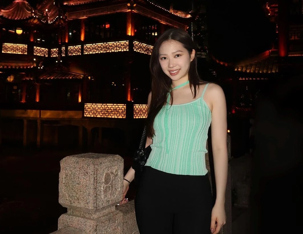 Con gái "vua võ thuật Hong Kong" sở hữu chiều cao ai cũng ao ước