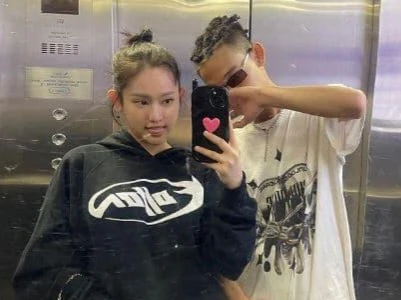 Hot girl Thúy Vi đăng ảnh bên trai lạ, dân mạng tò mò danh tính