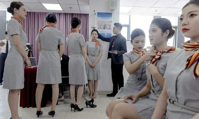 Những lệnh cấm kỳ quặc đến khó tin với tiếp viên hàng không