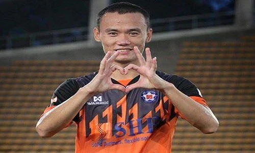 Cựu vua phá lưới U19 VN tỏa sáng trên đất bạn Lào