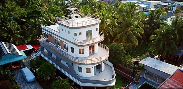 Nhà du thuyền 3 tầng “độc nhất vô nhị” của đại gia Vĩnh Long