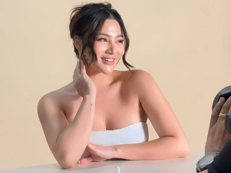 "Nàng béo Philippines" chinh phục nửa thế giới bằng vẻ đẹp mỡ màng