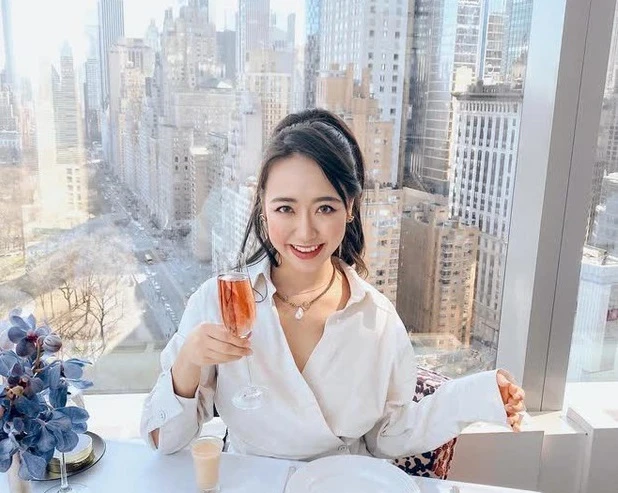 Hot girl Việt du học Mỹ lộ ảnh đời thường thần thái miễn chê