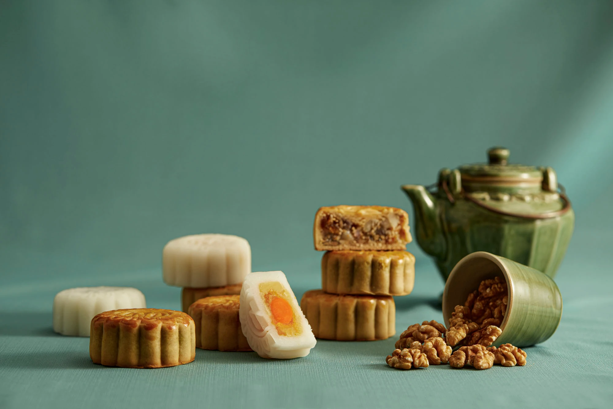 Bánh trung thu cao cấp nhất Việt Nam đắt đỏ thế nào?