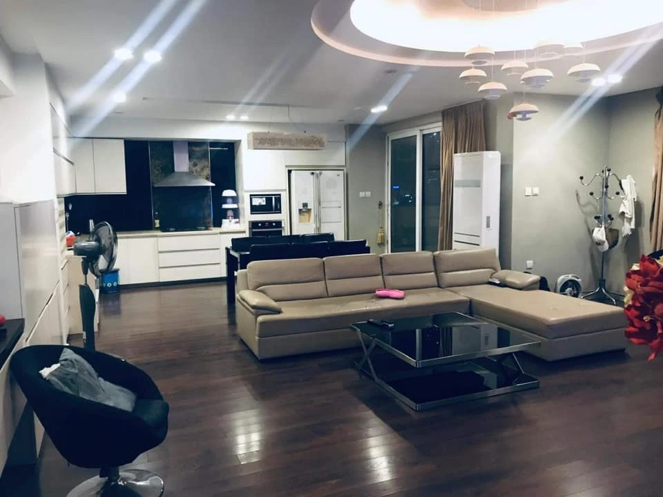 Bên trong căn hộ vợ sắp cưới của Huỳnh Anh vừa rao bán