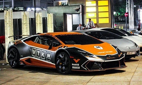 Dàn siêu xe trăm tỷ của giới nhà giàu Việt tại Sài Gòn