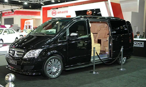 Xe Van Mercedes-Benz V-Class siêu sang chảnh dành cho tỷ phú