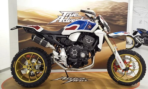 "Lột xác" Honda CB1000R thành cào cào độc nhất thế giới