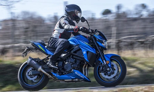 "Soi" Suzuki GSX-S750 Yugen Carbon Edition giá 263 triệu đồng