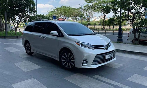Toyota Sienna đã qua sử dụng giá 4,3 tỷ ở Sài Gòn