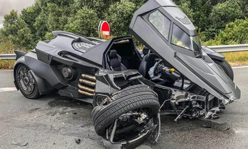 Siêu xe dơi "hàng độc" độ từ Lamborghini bất ngờ gặp nạn