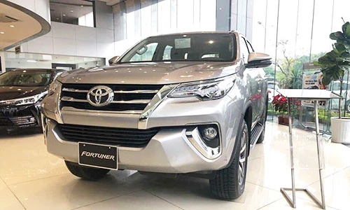 Bất ngờ với "hàng hot" Toyota Fortuner giảm giá 40 triệu đồng