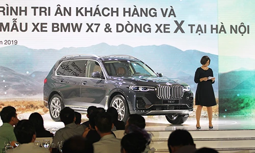 BMW mang dàn xe SUV X-Series tiền tỷ đến Hà Nội