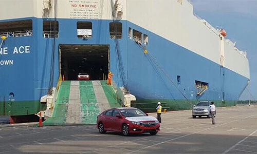 Ôtô nhập khẩu về Việt Nam thấp kỷ lục trong tháng 2/2018
