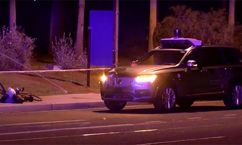 Xe ôtô Uber tự lái Volvo XC90 đâm chết người tại Mỹ