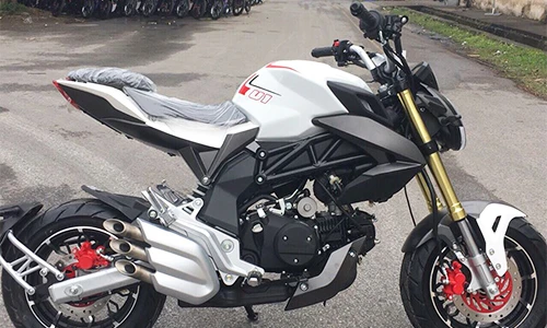 Siêu môtô MV Agusta "nhái" giá 36 triệu đồng tại Việt Nam