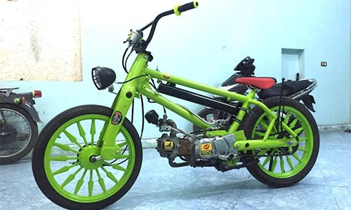 Dân chơi Sài Gòn độ Honda Super Cub thành “xe ruồi”