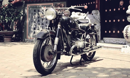 Cận cảnh "thuốc độc" BMW R50/2 hơn 60 tuổi tại Hà Nội