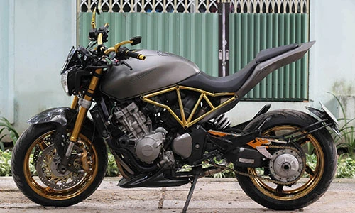 Honda Hornet 600 mạ vàng 24k “hàng thửa” tại Việt Nam