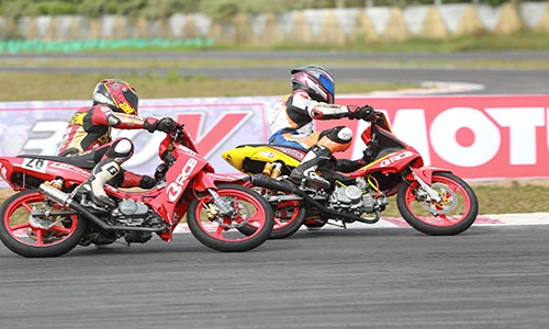 Gần 100 xe máy độ "đua nóng" tại Motul Racing Cup