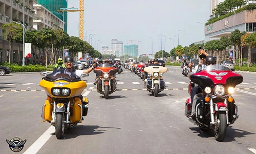 Dân chơi Harley-Davidson 3 miền rầm rộ tiến về Sài Gòn
