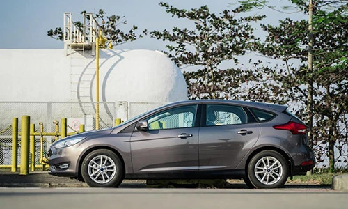 Ford Việt Nam ra mắt Focus Trend mới giá 699 triệu 