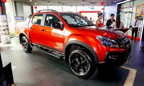 Isuzu Việt Nam "chốt giá" D-Max Type-Z 2017 từ 760 triệu 