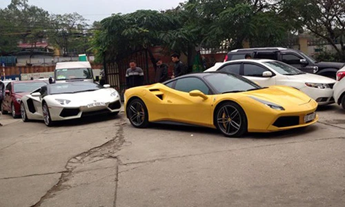 Bộ đôi siêu xe Ferrari, Lamborghini giá 40 tỷ tại HN