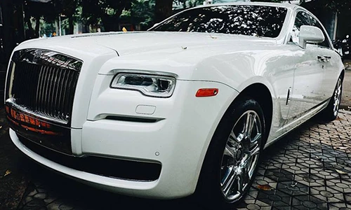 Rolls-Royce Ghost 42 tỷ về Nghệ An đón Tết Đinh Dậu