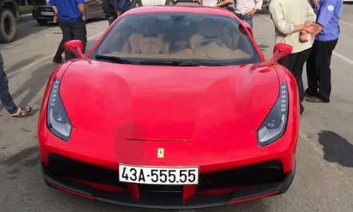 Ferrari độ 1 tỷ đồng tại Đà Nẵng ra biển "ngũ quý 5"