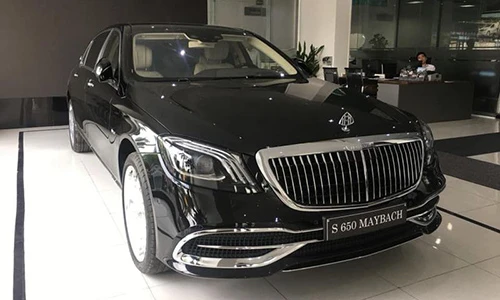 Đại gia Hà Tĩnh cưỡi Range Rover đón Mercedes-Maybach S650 2019