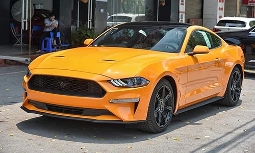 "Soi" Ford Mustang mới giá 2,3 tỷ đồng tại Hà Nội