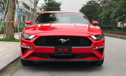 Ford Mustang Premium 2019 giá 3,1 tỷ đầu tiên về Việt Nam