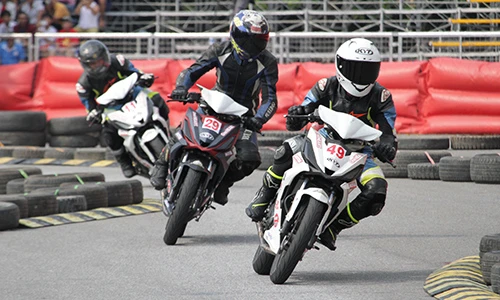 Giải đua xe máy VMRC 2019 đầu tiên diễn ra ở Hà Nội