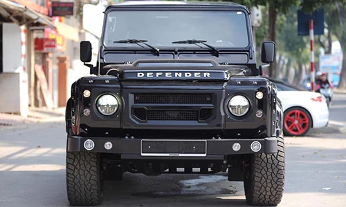 "Hàng hiếm" Land Rover Defender giá hơn 5 tỷ tại Việt Nam