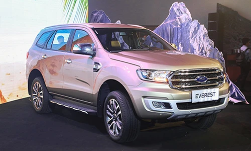 Ford Everest giảm giá sốc tới 130 triệu tại Việt Nam?