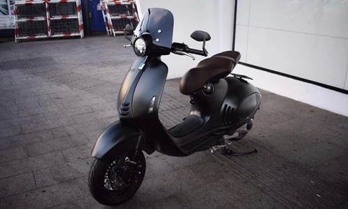 Vespa hơn 400 triệu “biển tứ quý”, độ khủng ở SG