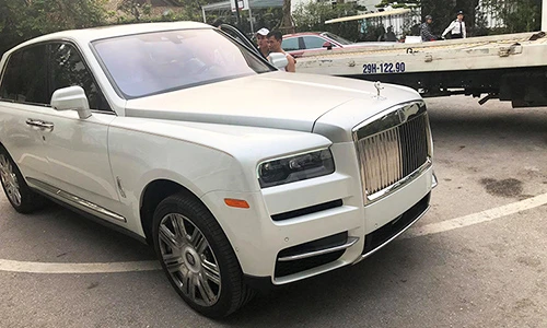 Cận cảnh SUV Rolls-Royce Cullinan hơn 40 tỷ tại Hà Nội