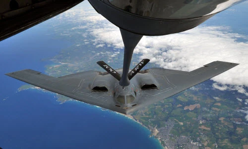 Xem “bóng ma” B-2 Spirit được tiếp nhiên liệu trên không